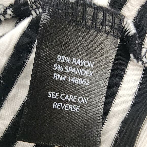 Torrid Womens Super Soft Knits Tee Size 2X Black Striped Short Sleeve Stretch - Picture 8 of 10